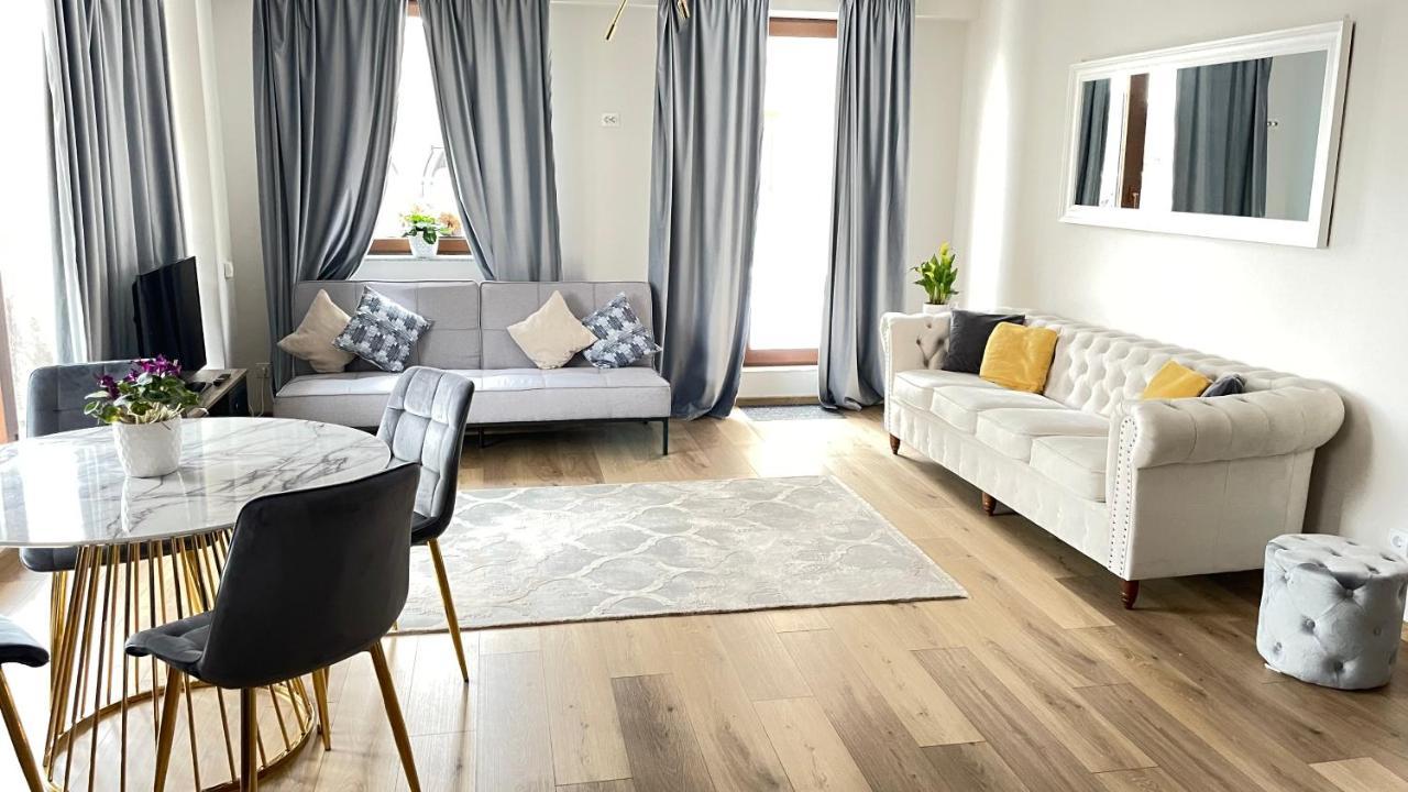 Londof Luxury Apartments - With A Panoramic View Over The City 布拉索夫 外观 照片